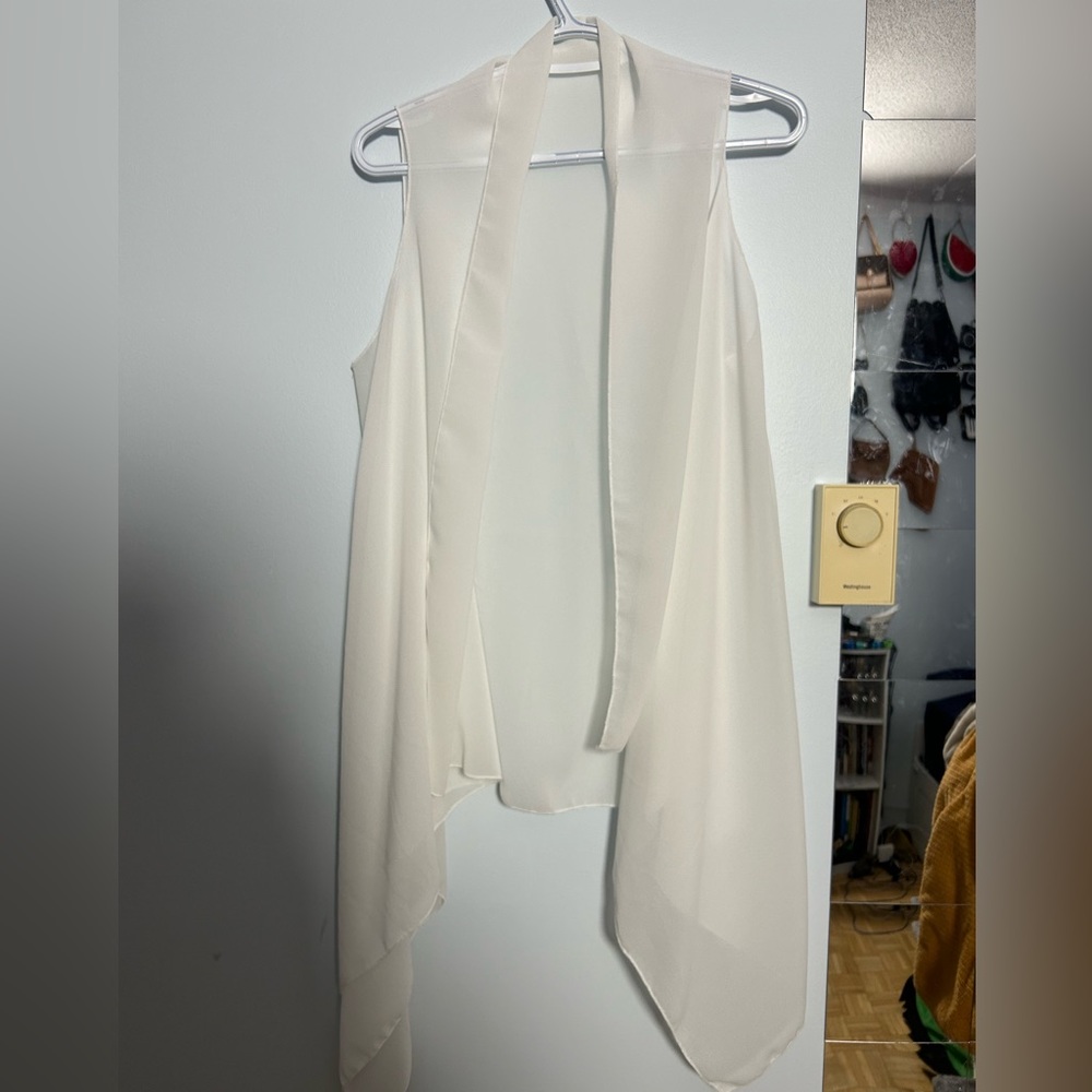 ❤️❤️ 3 for $50 Light weight cardigan